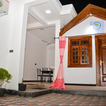 Ocean Grace Bed & Breakfast Arugam Kudah Eksteriør bilde